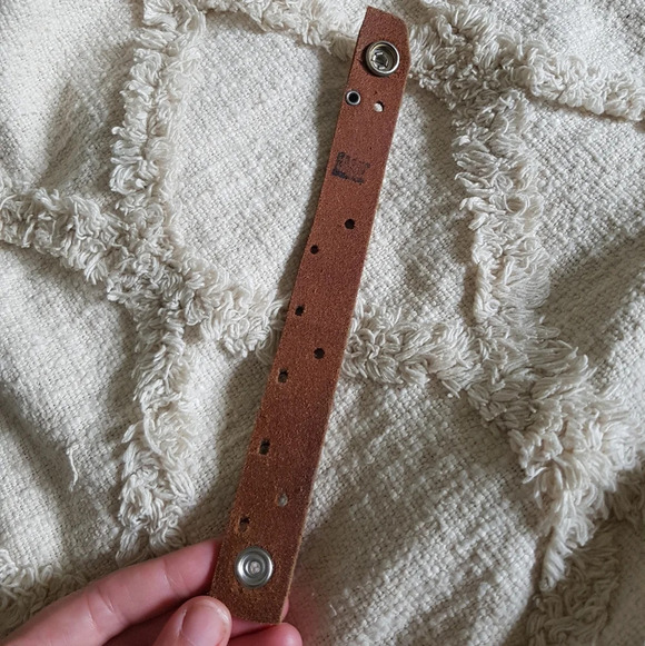 Lue Leather Cuff silver tan boho rock coastal 8.5” Bracelet Upcycled - Picture 5 of 5